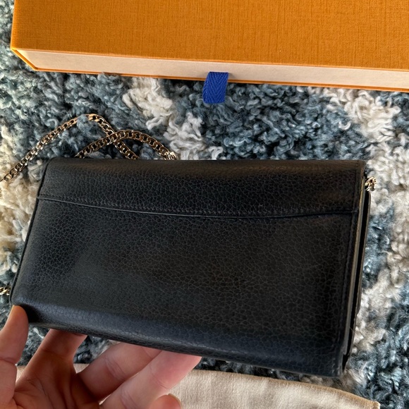 Louis Vuitton Capucines Embellished Wallet - Picture 4 of 15